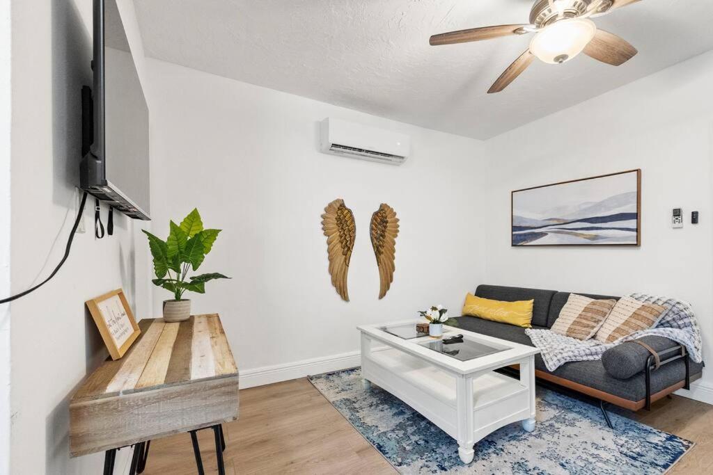 Intimate Casita Mia Minutes Away From Airport, Calle 8, Brickell, Coral Gables, The Beach And More! Miami Esterno foto