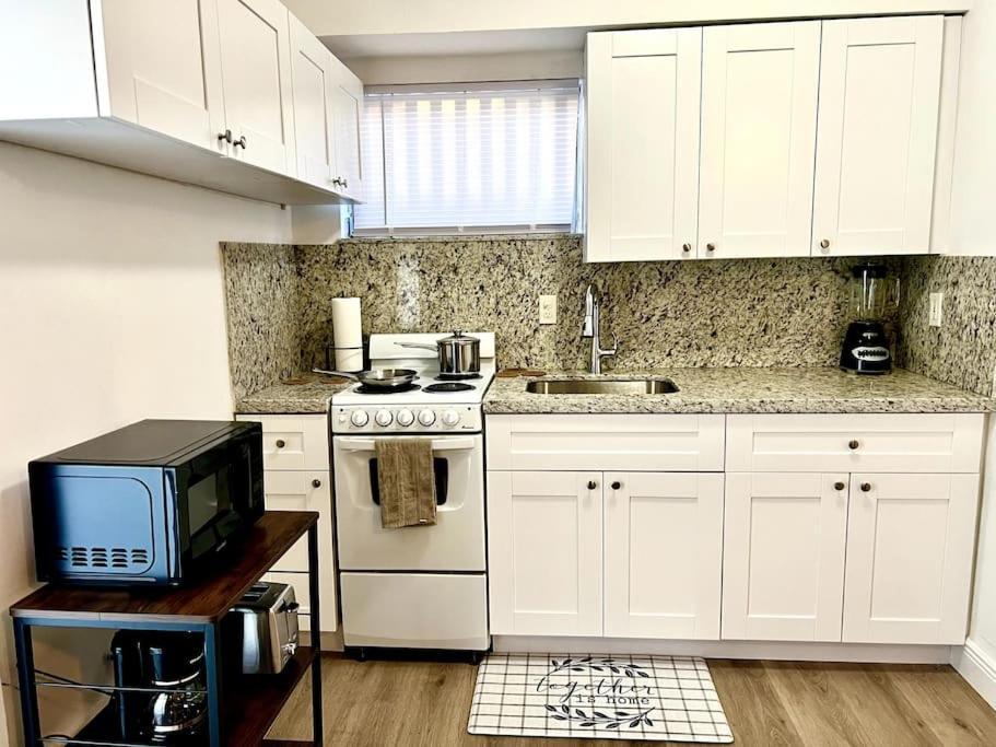 Intimate Casita Mia Minutes Away From Airport, Calle 8, Brickell, Coral Gables, The Beach And More! Miami Esterno foto