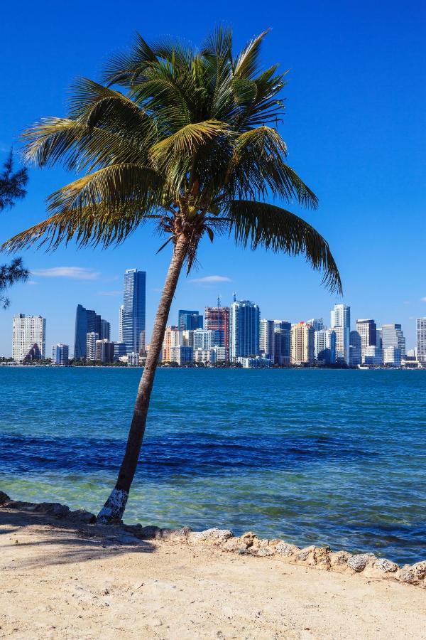 Intimate Casita Mia Minutes Away From Airport, Calle 8, Brickell, Coral Gables, The Beach And More! Miami Esterno foto